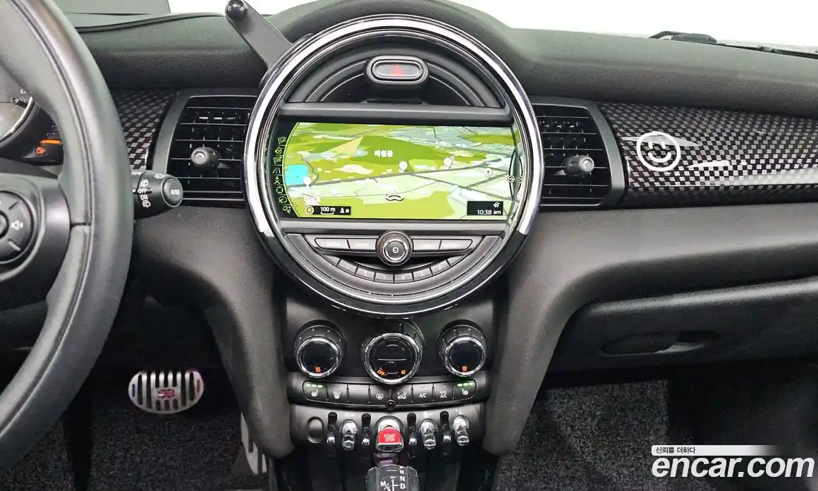 Mini Cooper 2015 2.0 гидро в Москве № 1013938, фото 15