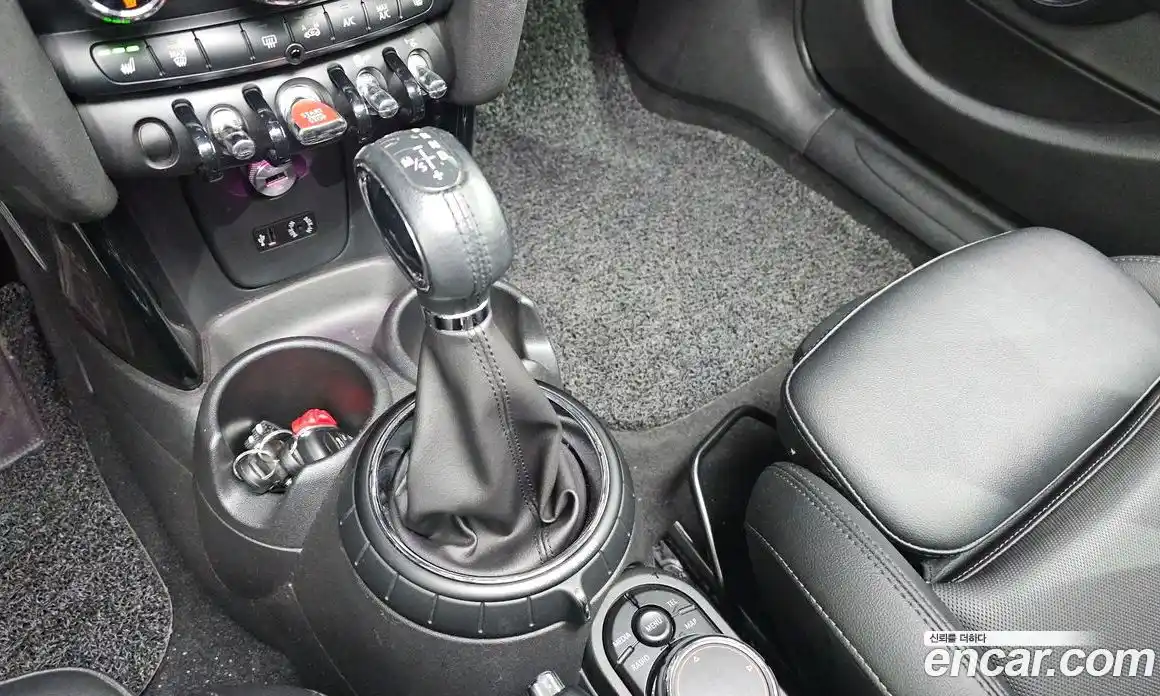 Mini Cooper 2015 2.0 гидро в Москве № 1013938, фото 9
