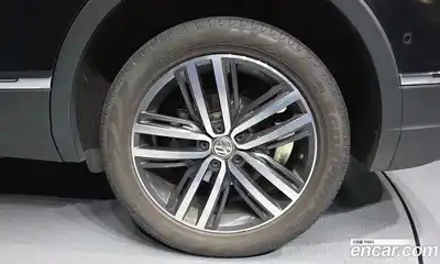Volkswagen Tiguan 2020 2.0 гидро в Москве № 1014646, миниатюра 5