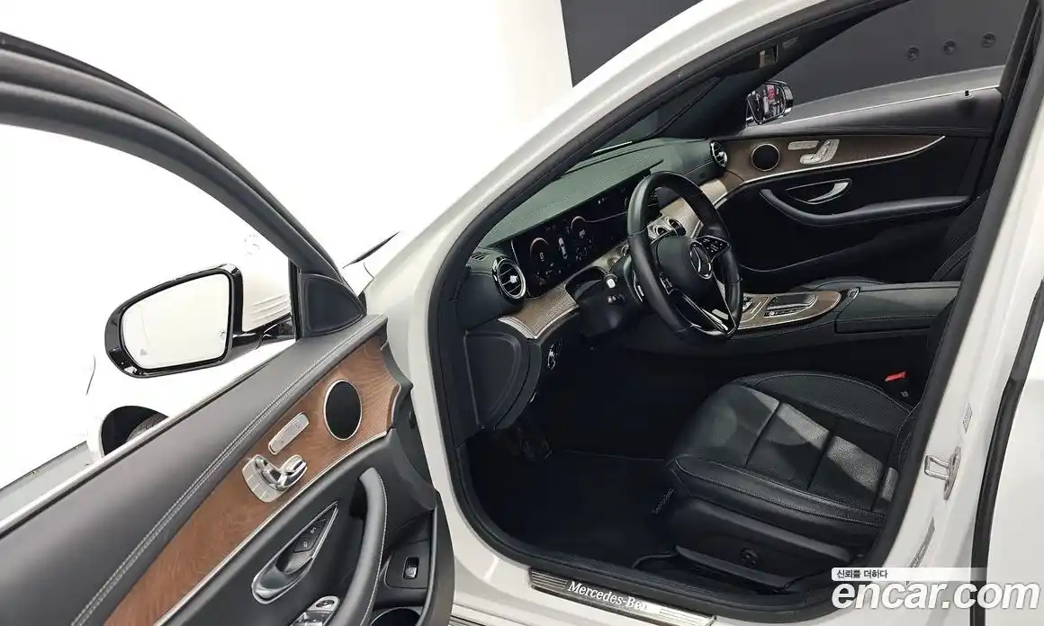 Mercedes-Benz E-Class 2023 2.0 гидро в Москве № 137045, фото 10