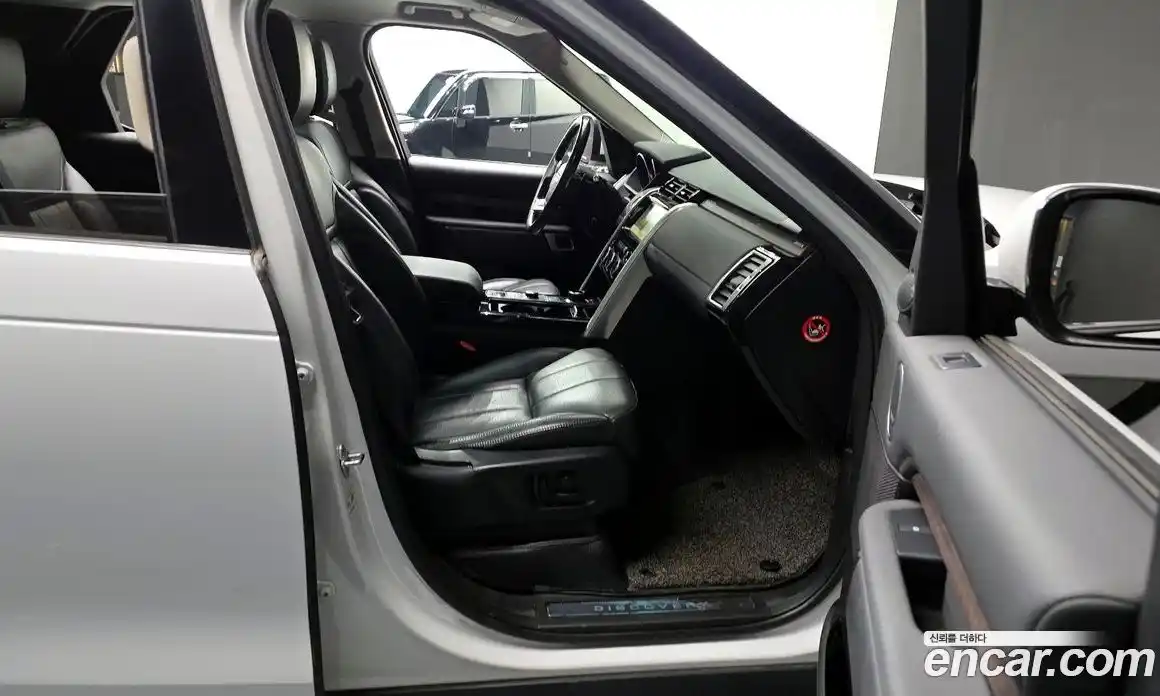 Land Rover Discovery 2017 3.0 гидро в Москве № 166676, фото 11