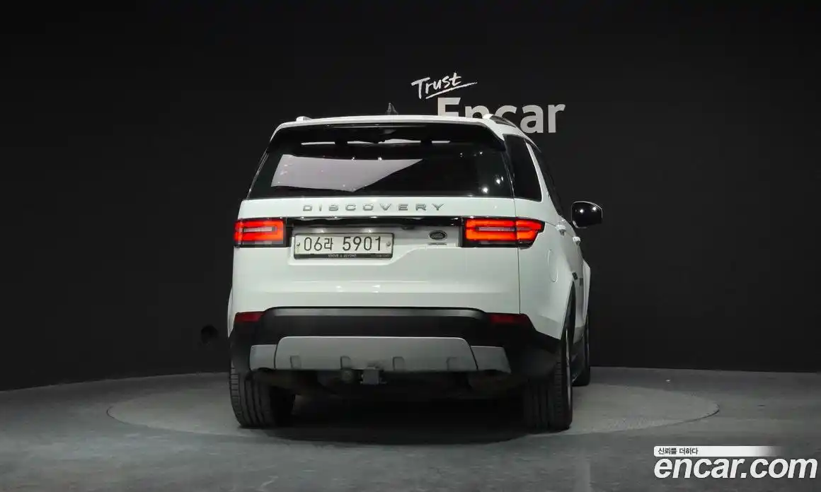 Land Rover Discovery 2017 3.0 гидро в Москве № 166676, фото 4