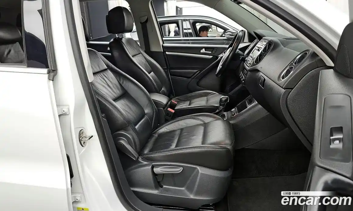 Volkswagen Tiguan 2014 2.0 гидро в Москве № 169085, фото 11