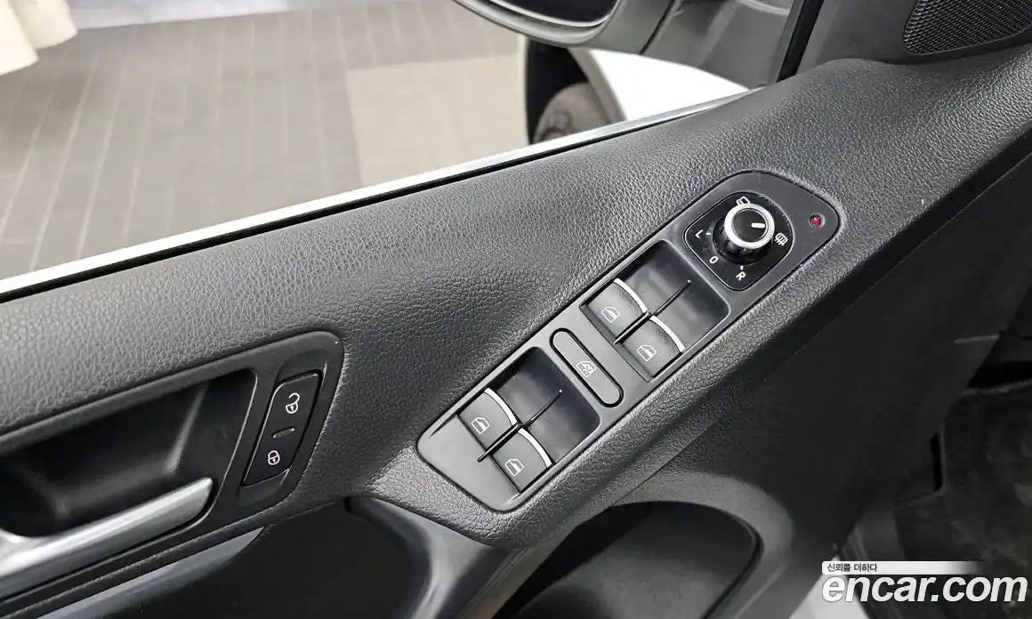 Volkswagen Tiguan 2014 2.0 гидро в Москве № 169085, фото 17