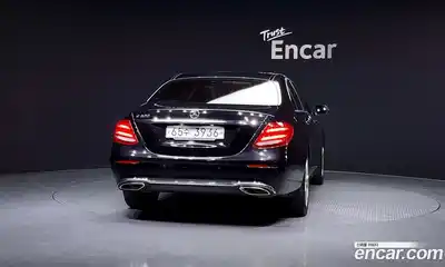 Mercedes-Benz E-Class 2018 2.0 гидро в Москве № 195570, миниатюра 4