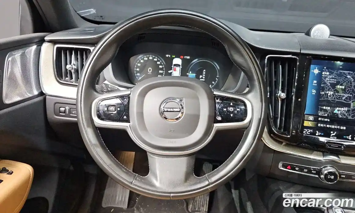 Volvo XC60 2019 2.0 гидро в Москве № 197087, фото 13