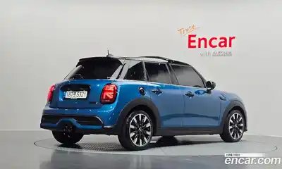 Mini Cooper 2022 2.0 гидро в Москве № 197581, миниатюра 2