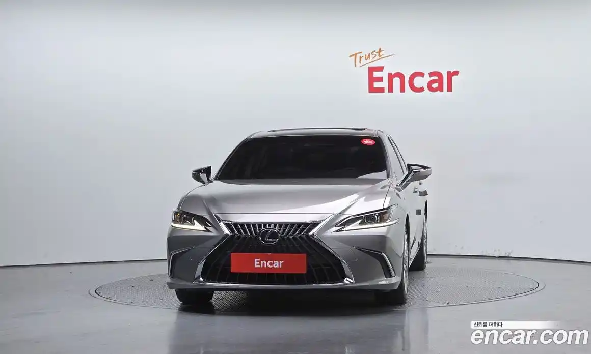 Lexus ES 2023 2.5 гидро в Москве № 198777, фото 3