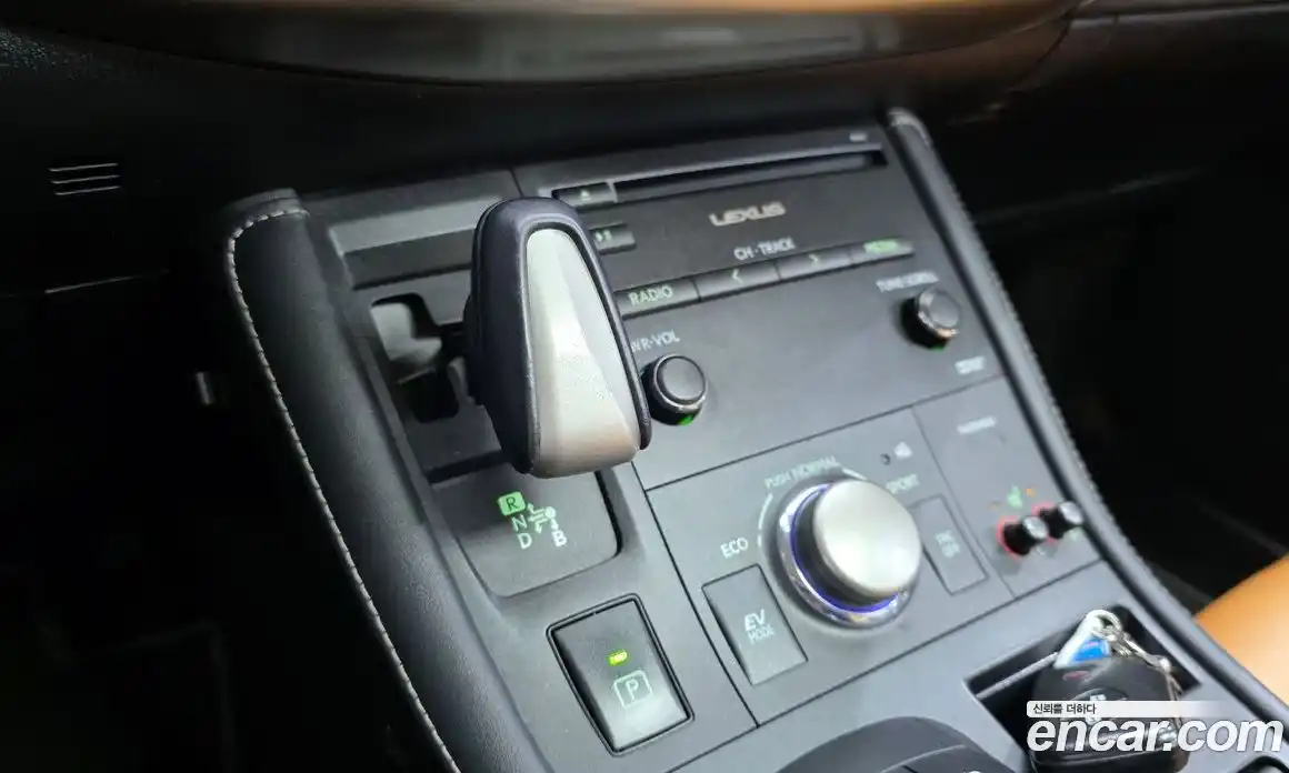 Lexus CT200h 2015 1.8 гидро в Москве № 198812, фото 9