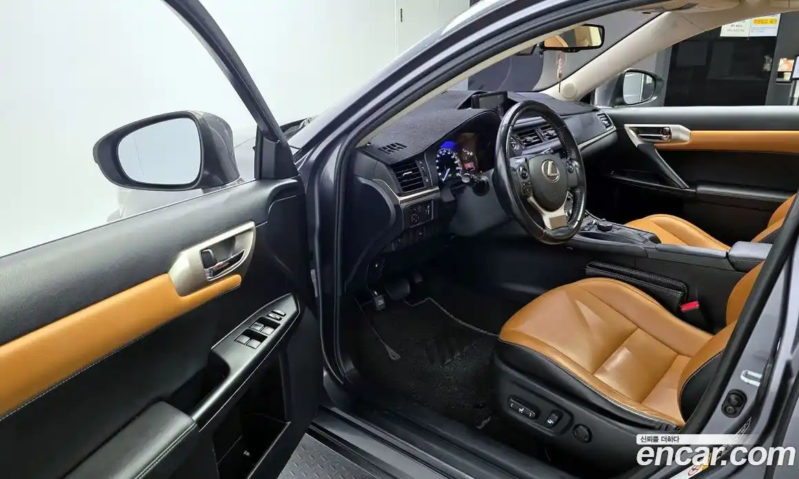 Lexus CT200h 2015 1.8 гидро в Москве № 198812, фото 10