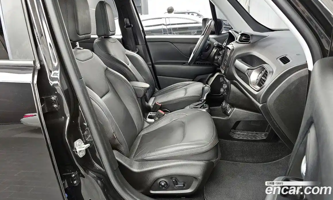 Jeep Renegade 2019 2.0 гидро в Москве № 199468, фото 11