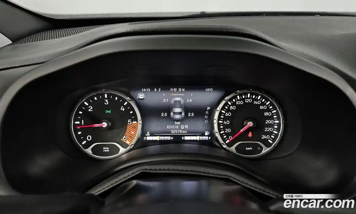 Jeep Renegade 2019 2.0 гидро в Москве № 199468, фото 8