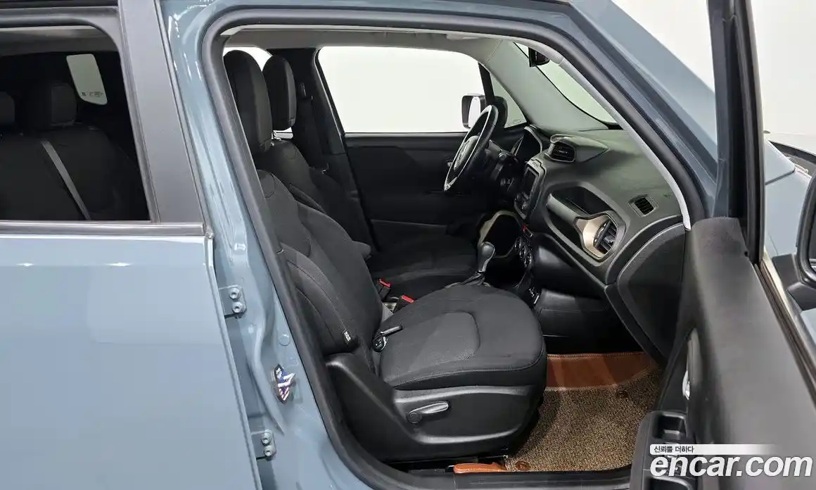 Jeep Renegade 2017 2.4 гидро в Москве № 208963, фото 11