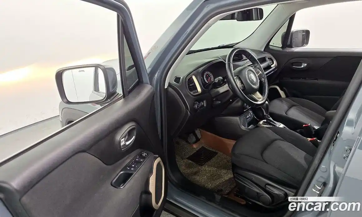 Jeep Renegade 2017 2.4 гидро в Москве № 208963, фото 10