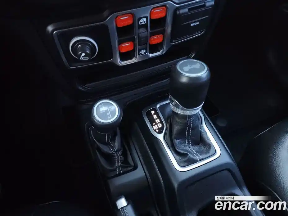 Jeep Wrangler 2021 2.0 гидро в Москве № 210708, фото 12