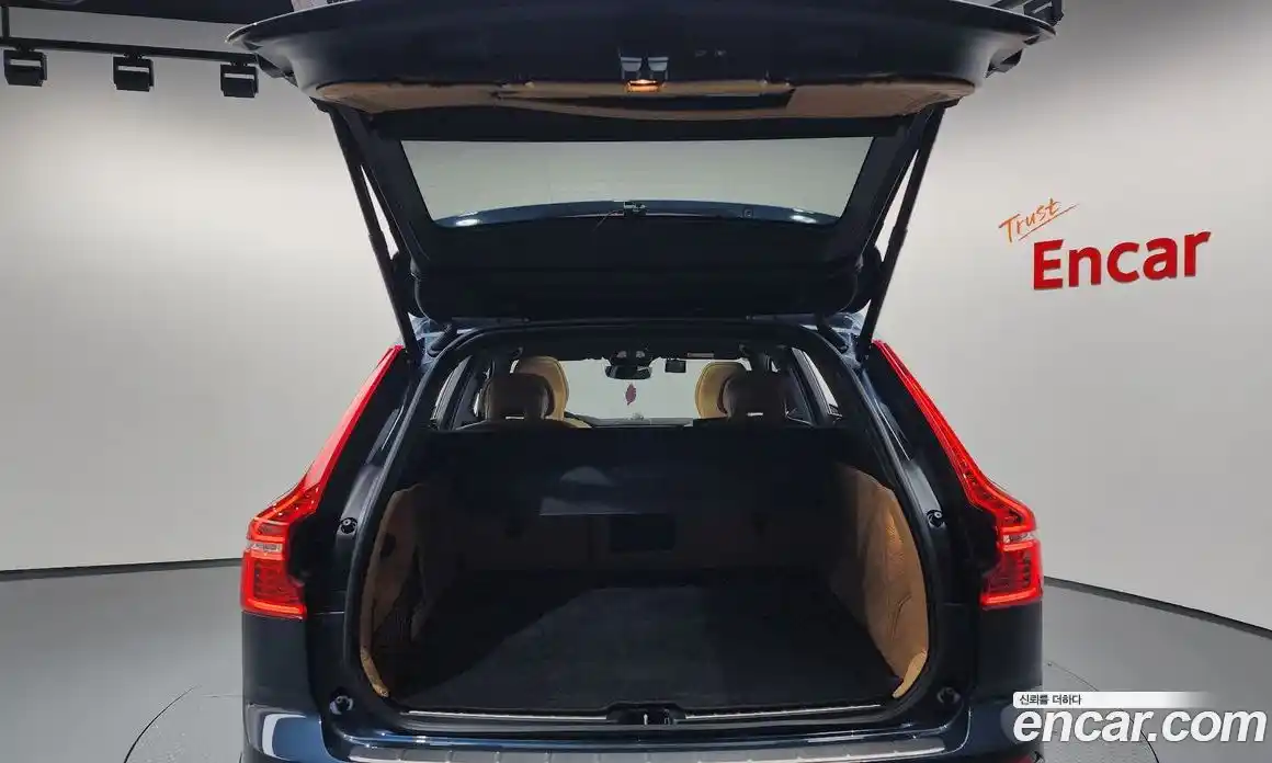 Volvo XC60 2024 2.0 гидро в Москве № 212809, фото 20