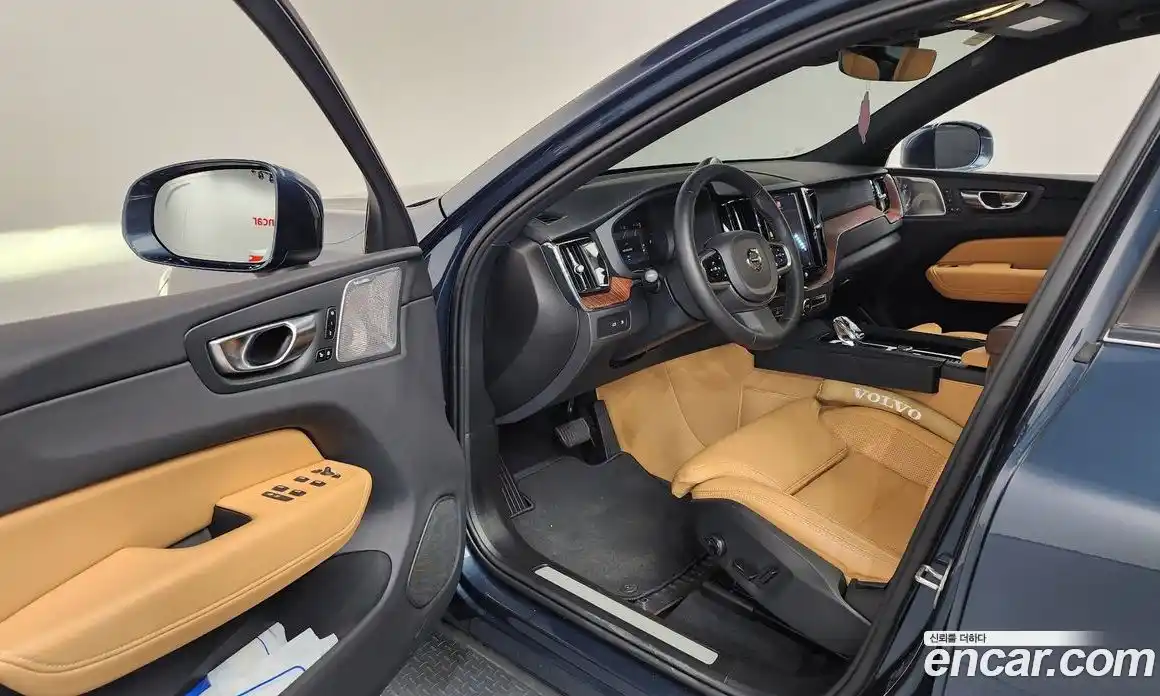 Volvo XC60 2024 2.0 гидро в Москве № 212809, фото 10