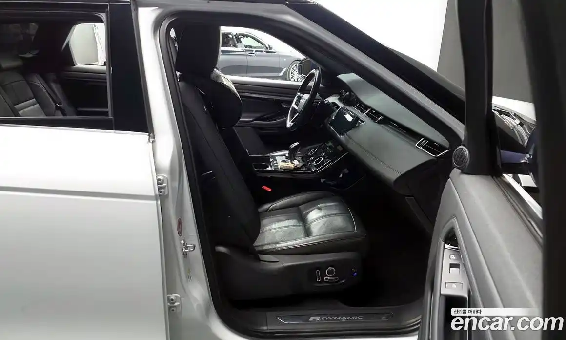 Land Rover Range-Rover Evoque 2022 2.0 гидро в Москве № 213357, фото 11