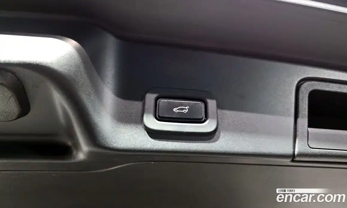 Land Rover Range-Rover Evoque 2022 2.0 гидро в Москве № 213357, фото 20