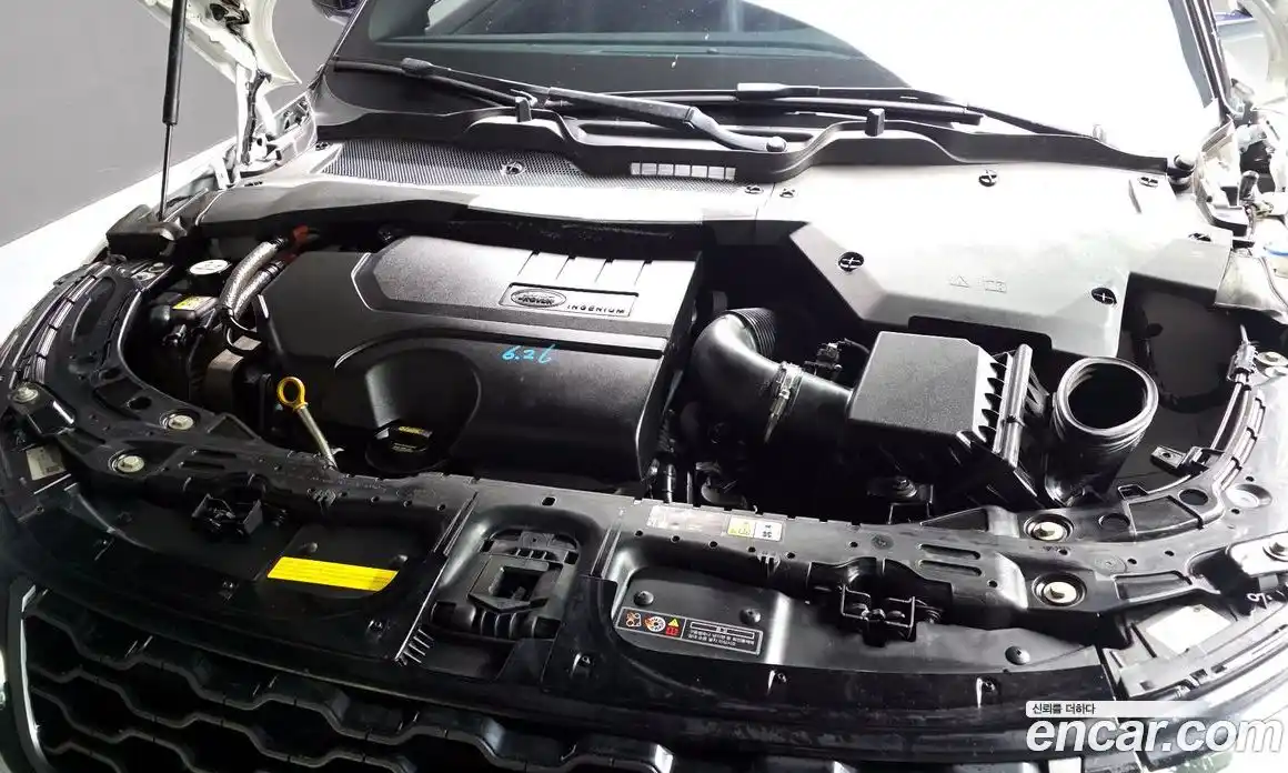 Land Rover Range-Rover Evoque 2022 2.0 гидро в Москве № 213357, фото 6