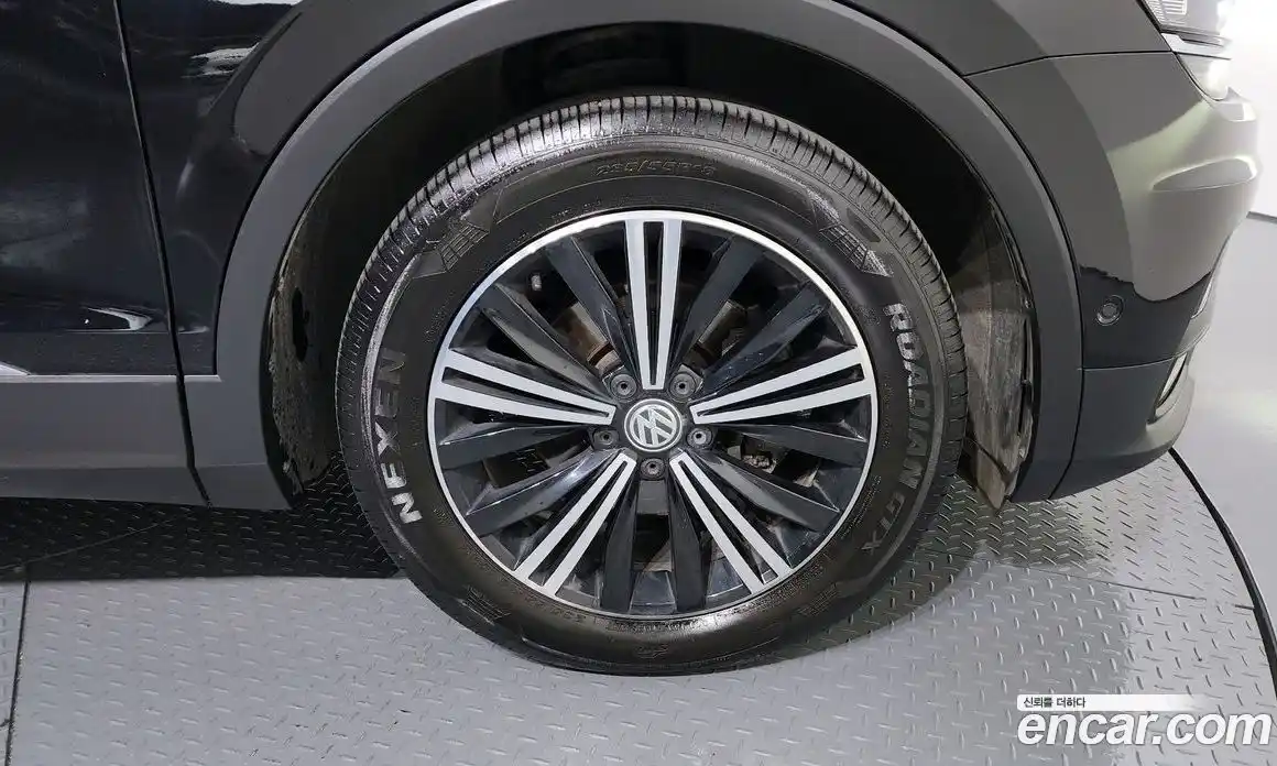 Volkswagen Tiguan 2019 2.0 гидро в Москве № 215291, фото 5