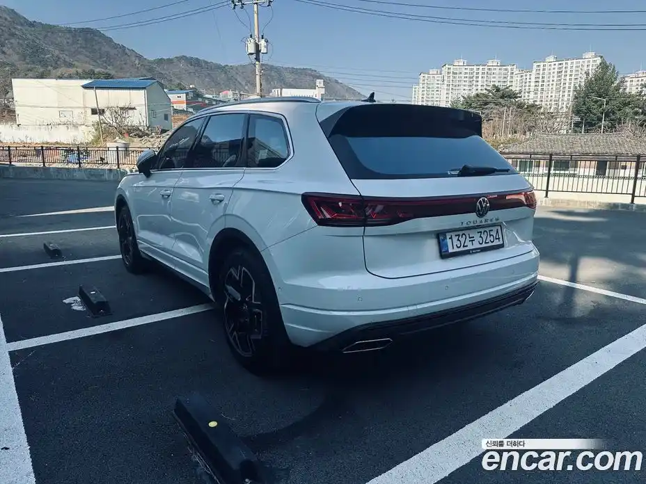 Volkswagen Touareg 2025 3.0 гидро в Москве № 215392, фото 3