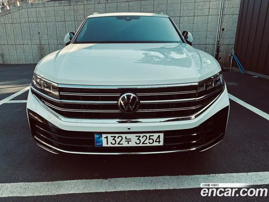 Volkswagen Touareg 2025 3.0 гидро в Москве № 215392, фото 5