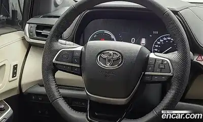 Toyota Sienna 2023 2.5 гидро в Москве № 215651, миниатюра 12