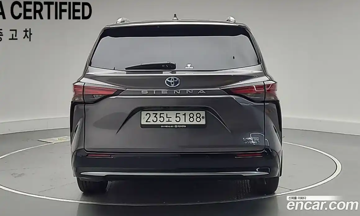 Toyota Sienna 2023 2.5 гидро в Москве № 215651, фото 4