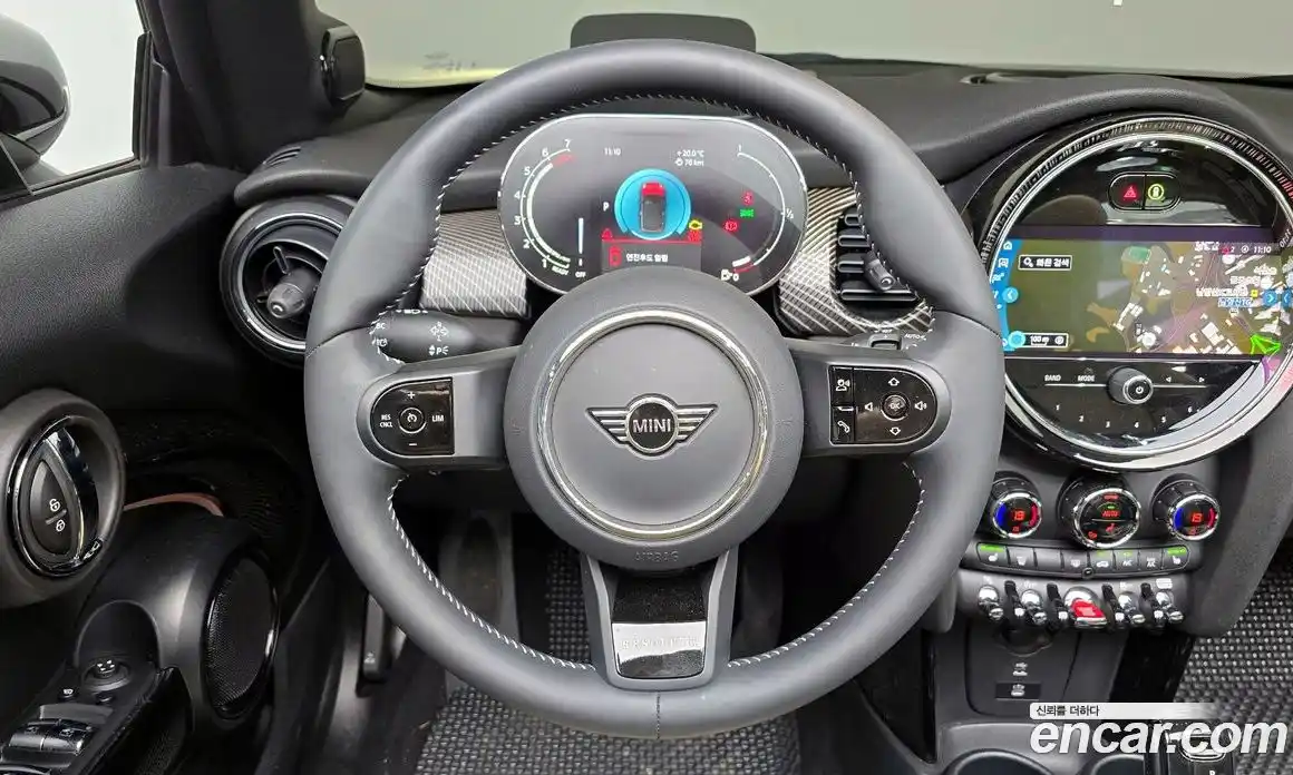 Mini Cooper Convertible 2024 2.0 гидро в Москве № 220405, фото 13