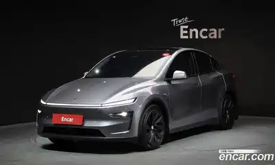 Tesla Model Y, 2025