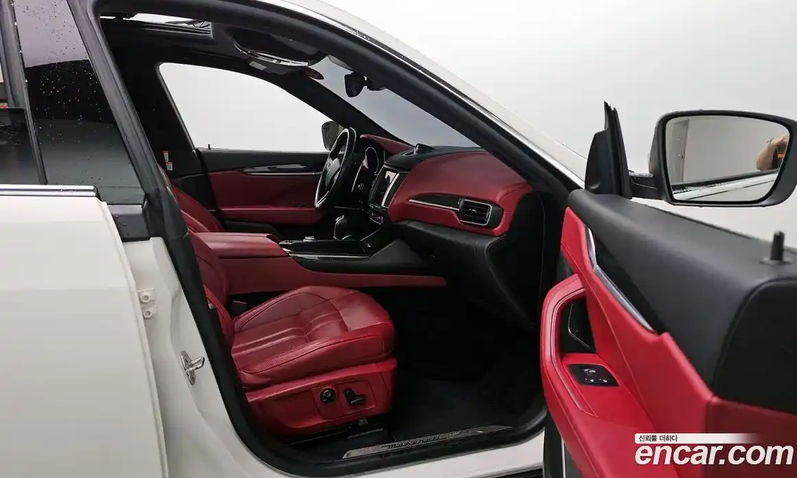 Maserati Levante 2017 3.0 гидро в Москве № 255944, фото 18