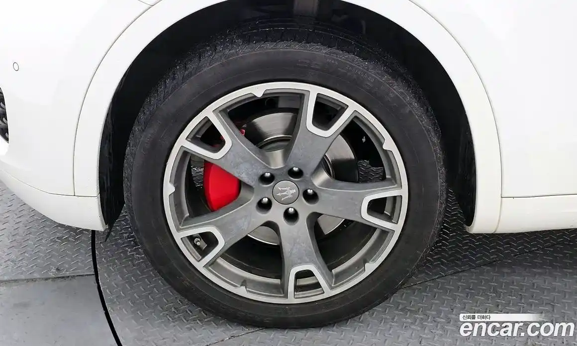 Maserati Levante 2017 3.0 гидро в Москве № 255944, фото 5