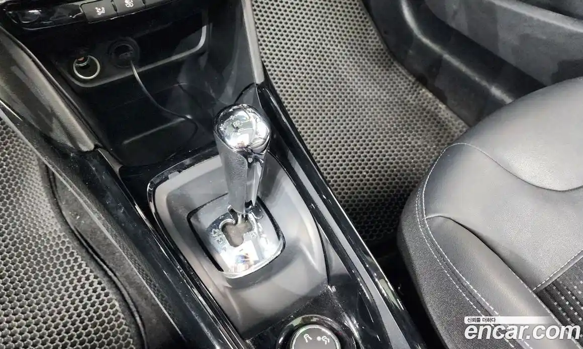 Peugeot 2008 2018 1.6 гидро в Москве № 256253, фото 9