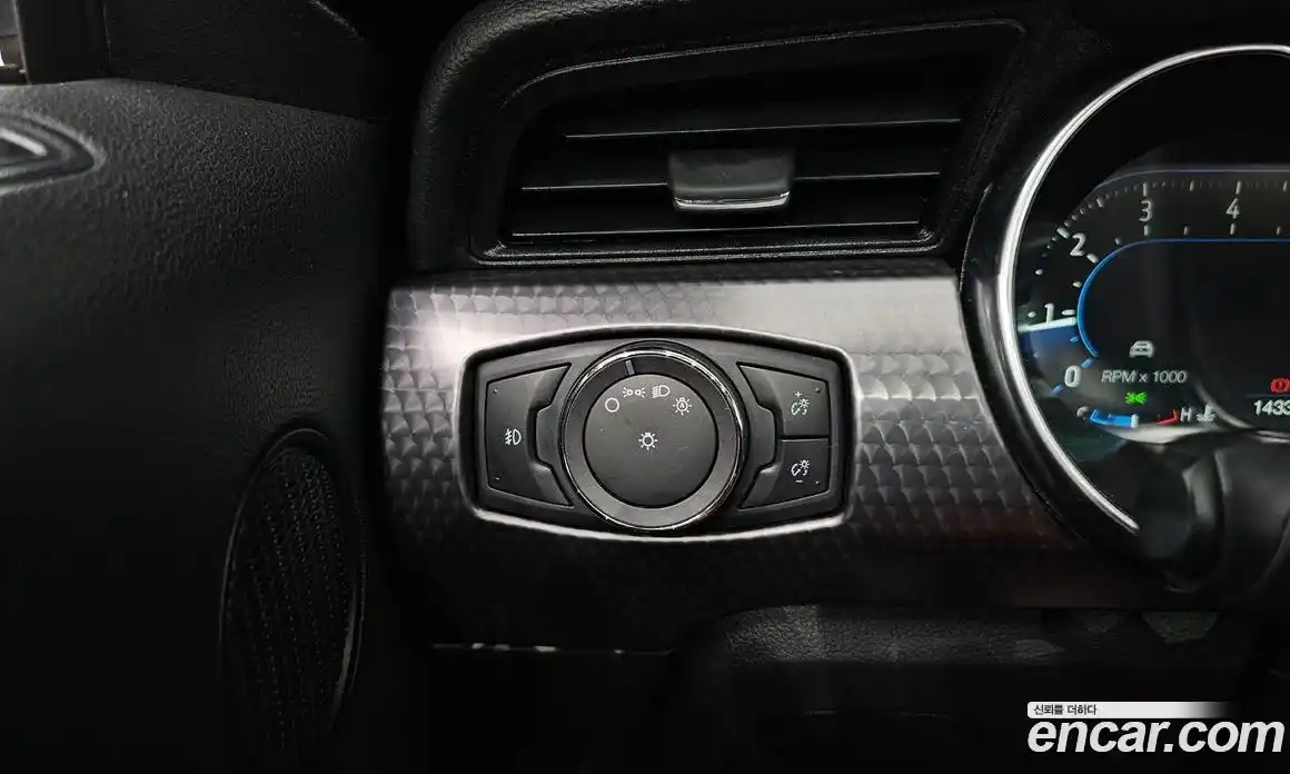 Ford Mustang 2019 2.3 гидро в Москве № 257231, фото 14