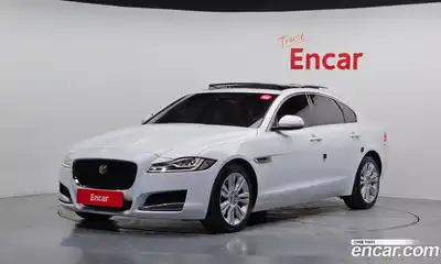 Jaguar XF, 2016