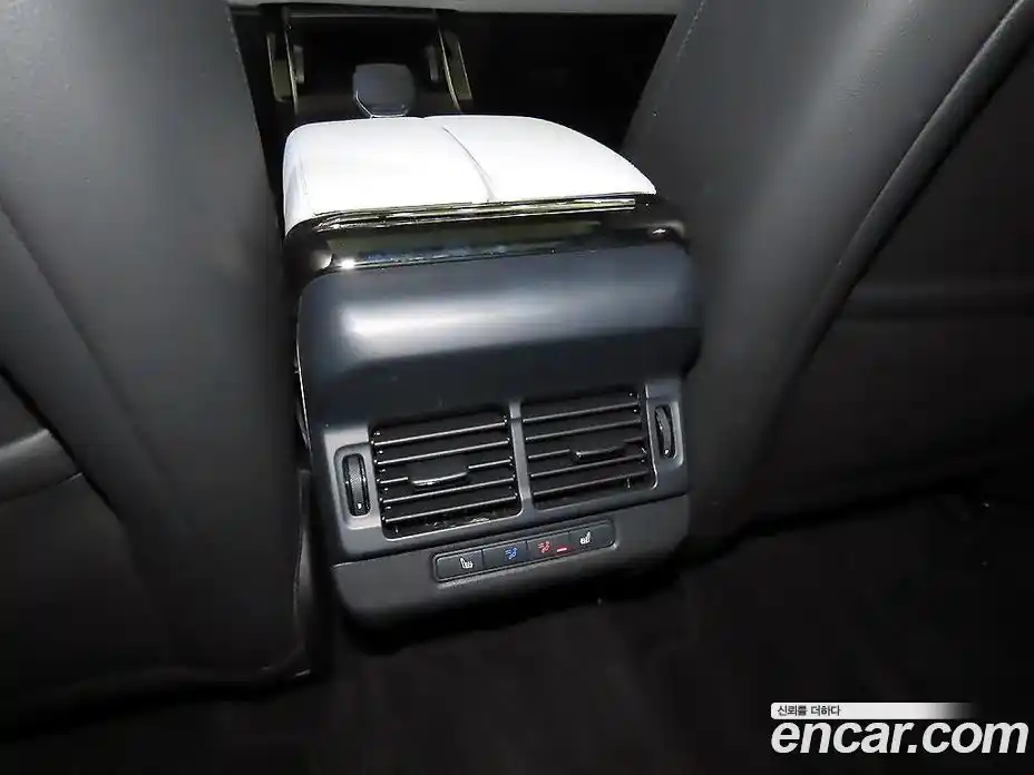 Land Rover Range-Rover Evoque 2025 2.0 гидро в Москве № 297903, фото 13