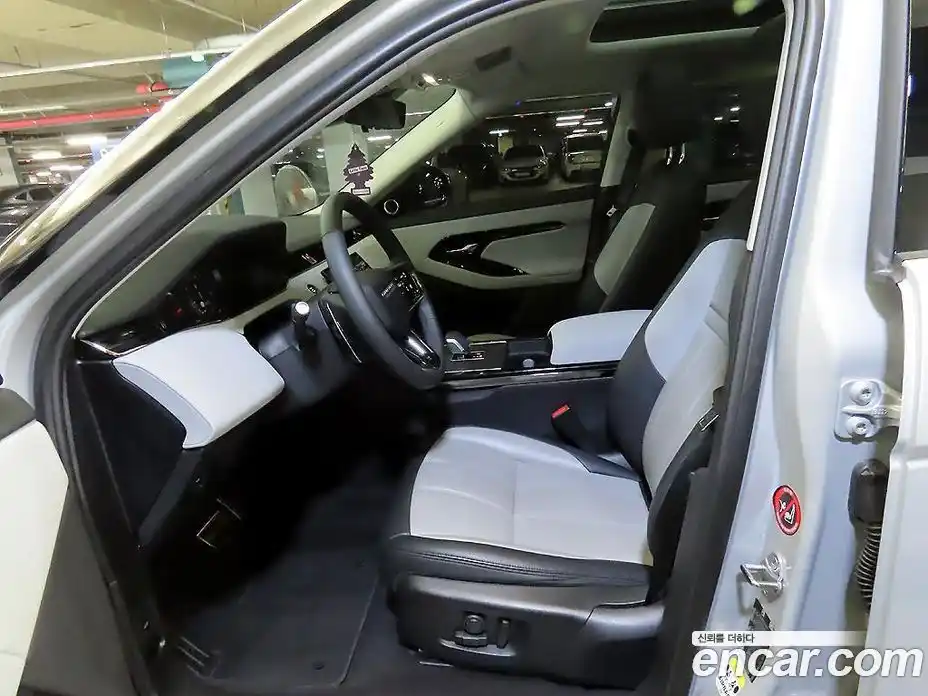 Land Rover Range-Rover Evoque 2025 2.0 гидро в Москве № 297903, фото 6