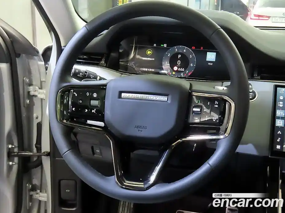 Land Rover Range-Rover Evoque 2025 2.0 гидро в Москве № 297903, фото 8