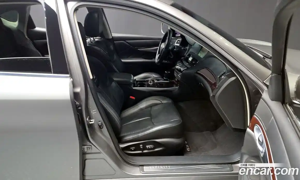 Infiniti M 2011 5.6 гидро в Москве № 320495, фото 11