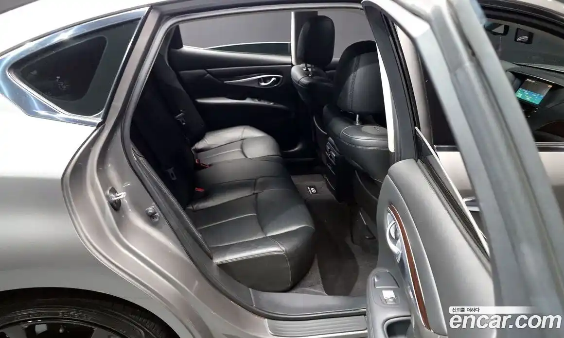 Infiniti M 2011 5.6 гидро в Москве № 320495, фото 12