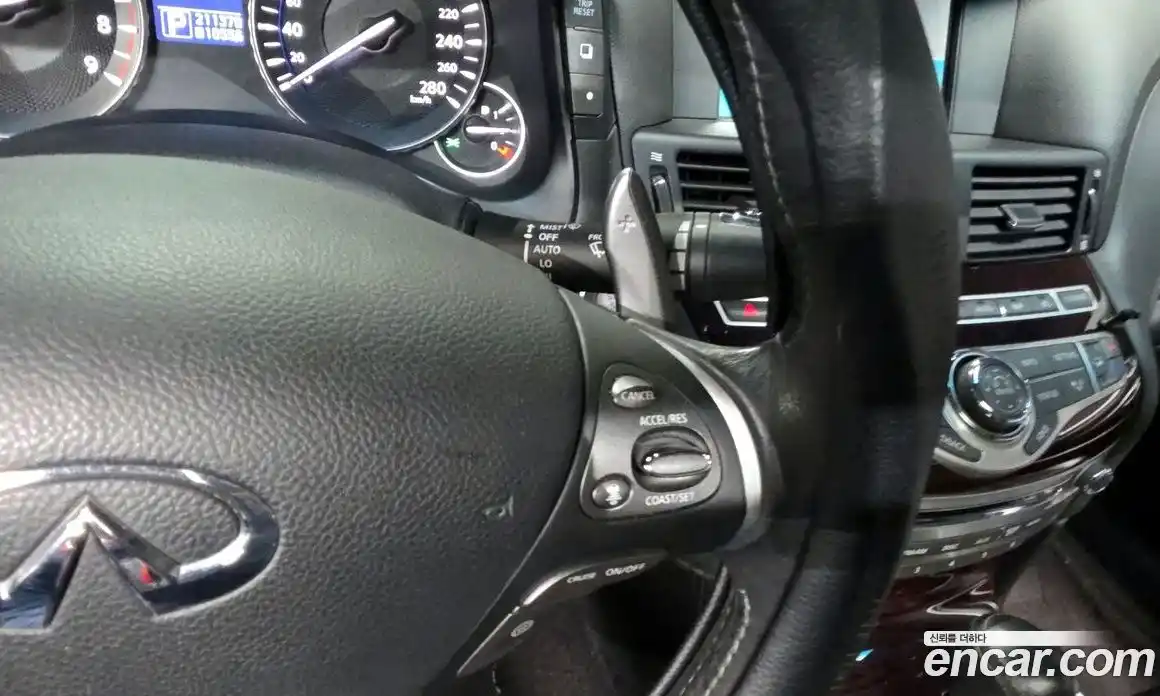 Infiniti M 2011 5.6 гидро в Москве № 320495, фото 17