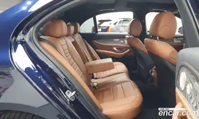 Mercedes-Benz E-Class 2021 2.0 гидро в Москве № 325013, миниатюра 12
