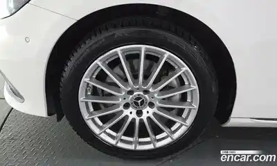 Mercedes-Benz E-Class 2022 2.0 гидро, миниатюра 4