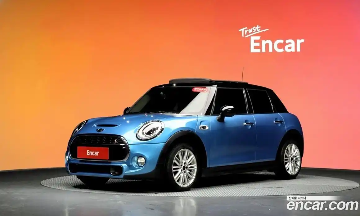 Mini Cooper 2015 2.0 гидро в Москве № 431978, фото 20