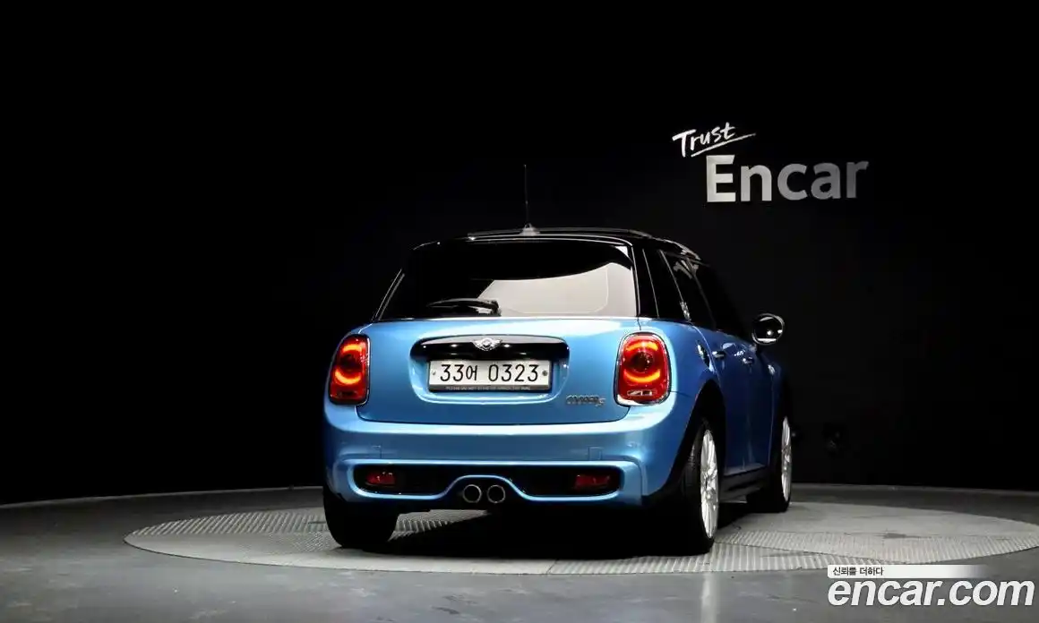 Mini Cooper 2015 2.0 гидро в Москве № 431978, фото 3