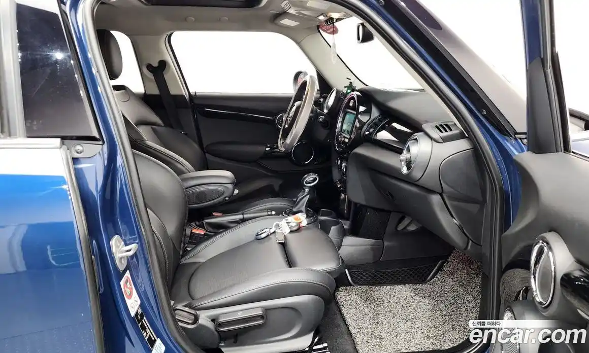 Mini Cooper 2016 1.5 гидро в Москве № 499209, фото 11