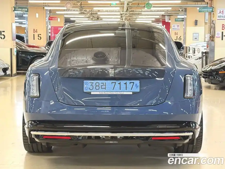 Rolls-Royce Spectre 2024 0.3 гидро в Москве № 500762, фото 4
