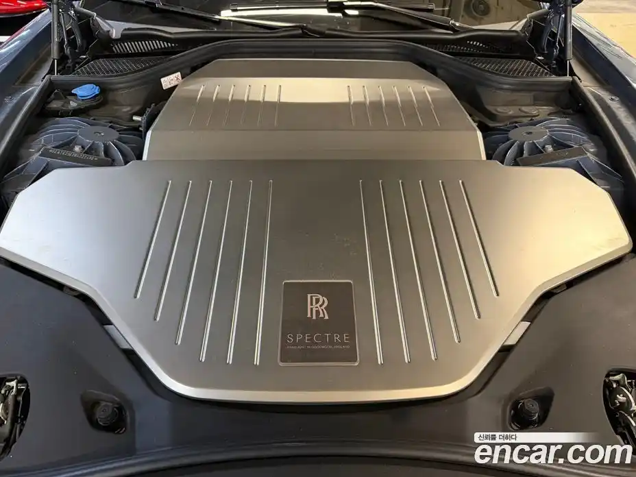 Rolls-Royce Spectre 2024 0.3 гидро в Москве № 500762, фото 6