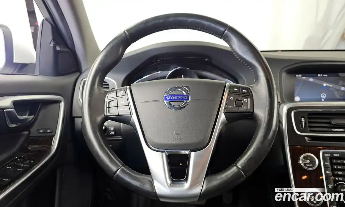 Volvo S60 2018 2.0 гидро в Москве № 593764, фото 13